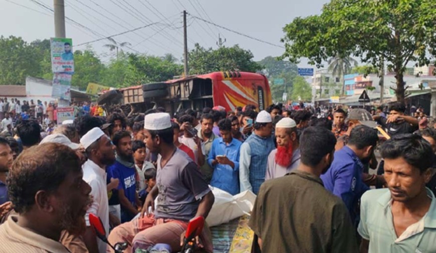 বাসের ধাক্কায় চুয়াডাঙ্গায় ভ্যানযাত্রী নিহত, আহত ২