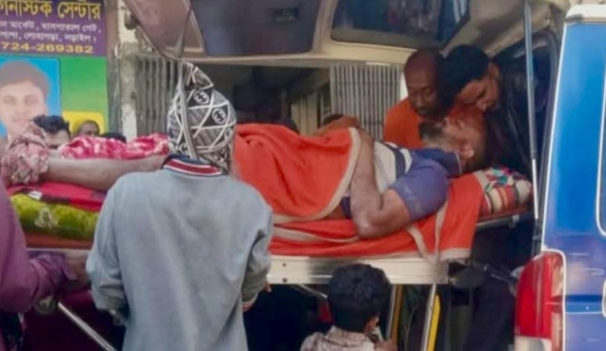 টেনে-হিঁচড়ে এনে হাত-পা ভেঙে দিলো প্রতিপক্ষ