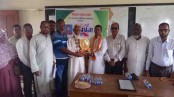 সুসজ্জিত গাড়িতে প্রিয় শিক্ষককে বাড়ি পৌঁছে দিলেন শিক্ষার্থীরা