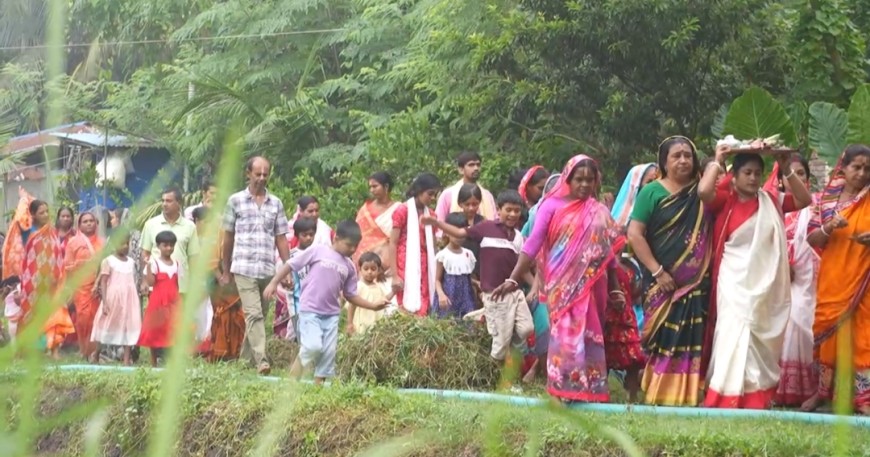 যশোরে মহালয়ার ঐতিহ্যবাহী 'কলাকাটা' উৎসব পালিত