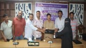 ফ্যামিলি কার্ডের তথ্য সংগ্রহে পাইকগাছায় ট্যাব বিতরণ