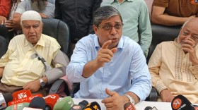 সার সংকটে ১১-দলীয় ঐক্যের হাত থাকতে পারে : প্রতিমন্ত্রী মীর শাহে আলম