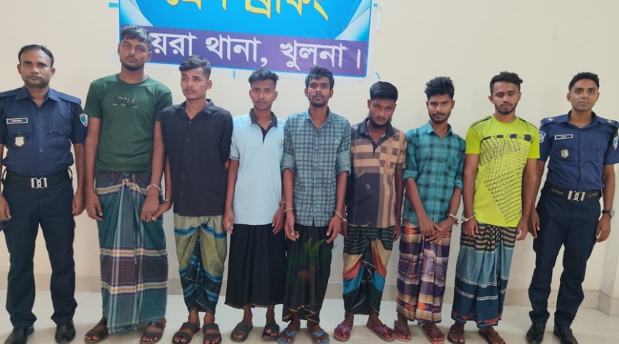 কয়রায় ছয় অনলাইন জুয়াড়ি আটক