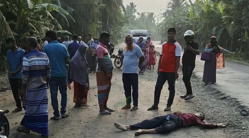 খুলনায় বাসের ধাক্কায় ব্যবসায়ী নিহত