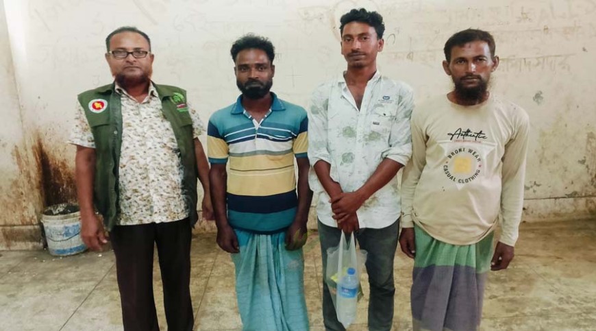 সুন্দরবনের অভয়ারণ্য থেকে তিন জেলে আটক, ৬০ কেজি কাঁকড়া জব্দ