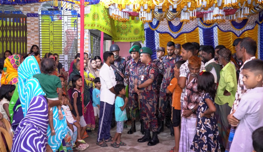 দুর্গাপূজার নিরাপত্তায় মেহেরপুর-চুয়াডাঙ্গা সীমান্তে ১২ প্লাটুন বিজিবি