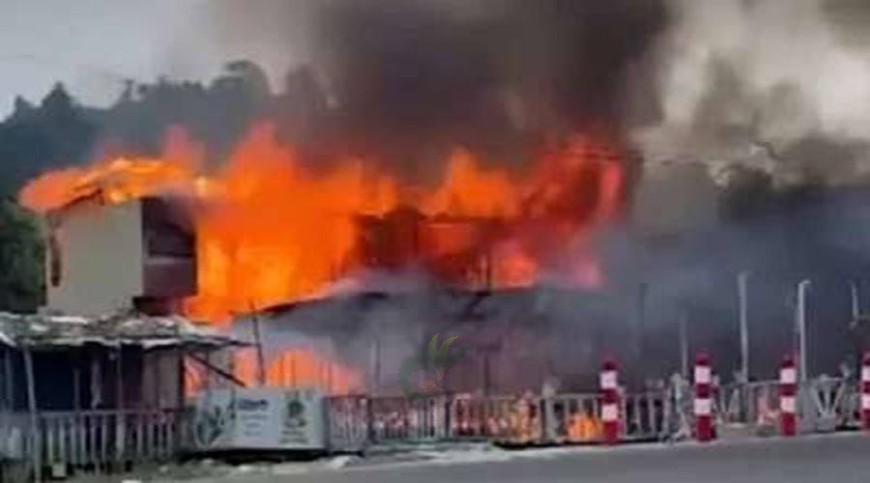 কক্সবাজারে রিসোর্টে অগ্নিকাণ্ডে এখন পর্যন্ত সাত জনের মৃত্যু, বহু দগ্ধ
