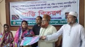মহেশপুরে দুস্থদের মাঝে প্রধানমন্ত্রীর উপহারের শাড়ি বিতরণ