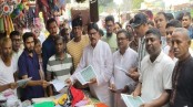 দ্রব্যমূল্য নিয়ন্ত্রণে সরকারের পদক্ষেপ নিয়ে যশোরে লিফলেট বিতরণ