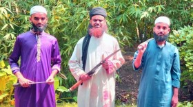 মব থামছে না কেন