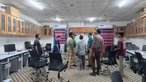 শীর্ষ সন্ত্রাসী ইমনের লোক পরিচয়ে এজেআর কুরিয়ারে হামলা-লুটপাট