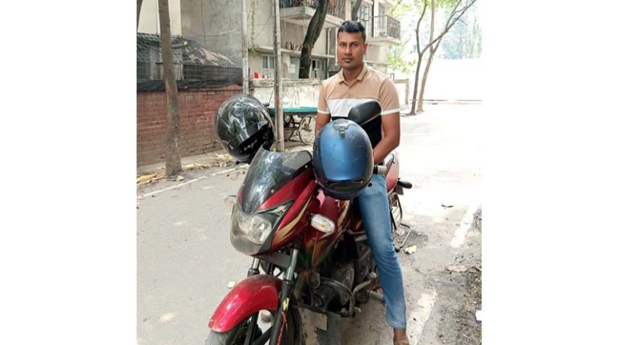 মণিরামপুরে বিয়ে করতে এসে পুলিশ কর্তার মোটরসাইকেল খোয়া