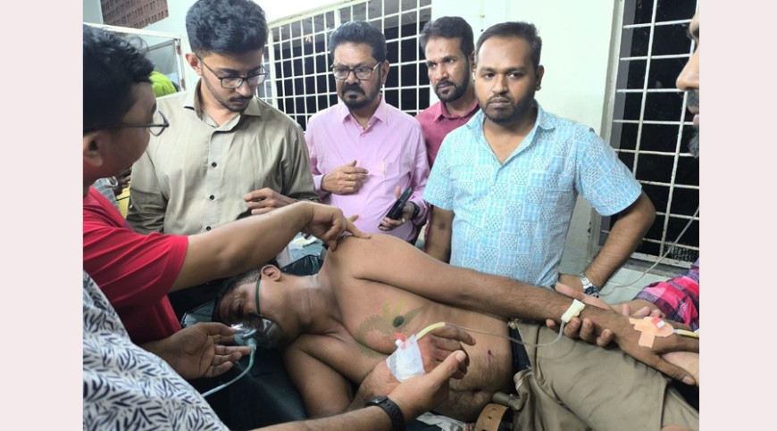 বটিয়াঘাটায় ২৪ ঘণ্টার মধ্যে আরেক যুবদল নেতা গুলিবিদ্ধ