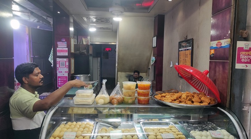 দেশের সীমানা পেরিয়ে সাতক্ষীরার মিষ্টি