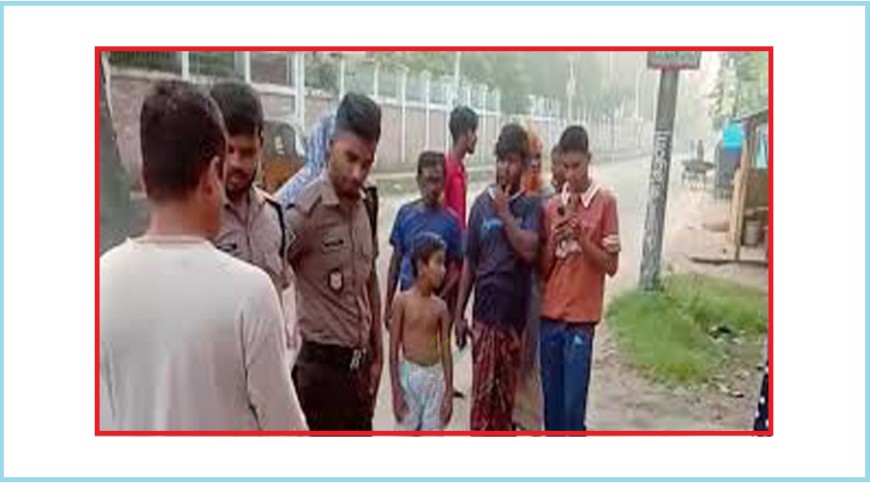 খুলনায় বিএল কলেজ গেটের সামনে যুবক গুলিবিদ্ধ