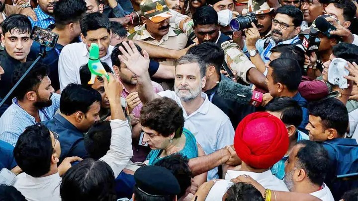 ভারতে রাহুল গান্ধী ও কয়েকজন এমপি আটক, উত্তাল দিল্লি
