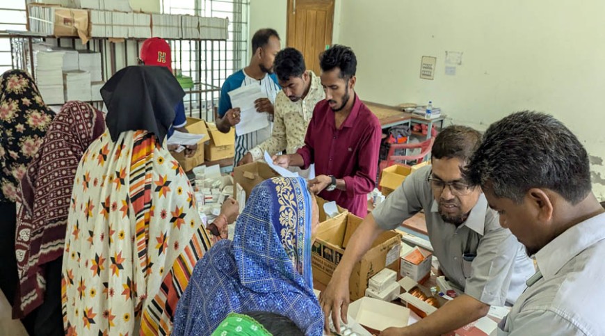 উপকূলীয় জনপদে ফ্রি মেডিকেল ক্যাম্প, সেবা পেলেন হাজারো মানুষ