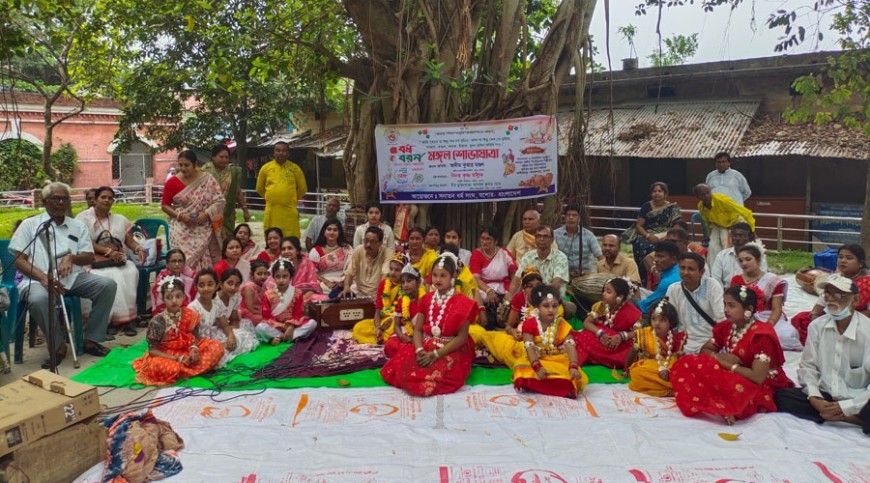বর্ষবরণে যশোরে সনাতন সংঘের অষ্টক গান