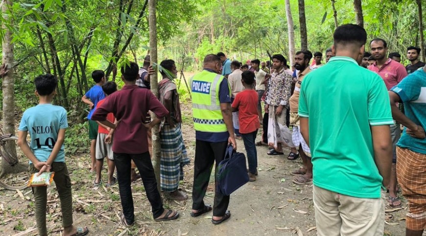 বাঁশবাগানে ছিল অজ্ঞাত নারীর লাশ