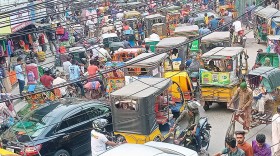 যানজটে স্থবির যশোর শহর, নতুন সংকট ফিলিং স্টেশনে গাড়ির সারি