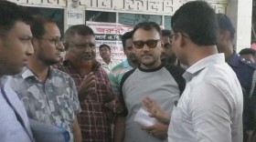 সাতক্ষীরায় মজুত তেল বাড়তি দামে বিক্রি, জরিমানা