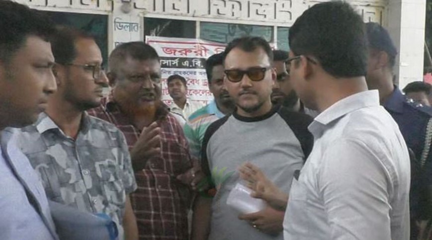 সাতক্ষীরায় মজুত তেল বাড়তি দামে বিক্রি, জরিমানা