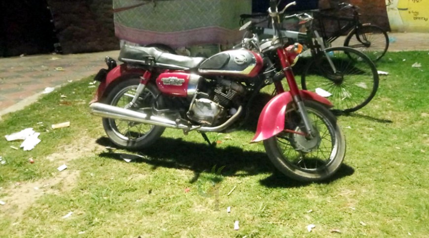 যশোরে পরিত্যক্ত মোটরসাইকেল উদ্ধার, মালিকের সন্ধানে পুলিশ