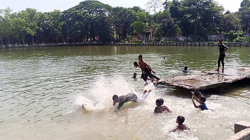 দাবদাহে বিপর্যস্ত জনজীবন