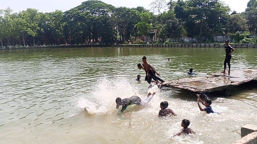 বৈশাখের খরা আর দক্ষিণ-পশ্চিমের জনপদে ফারাক্কার দহনজ্বালা