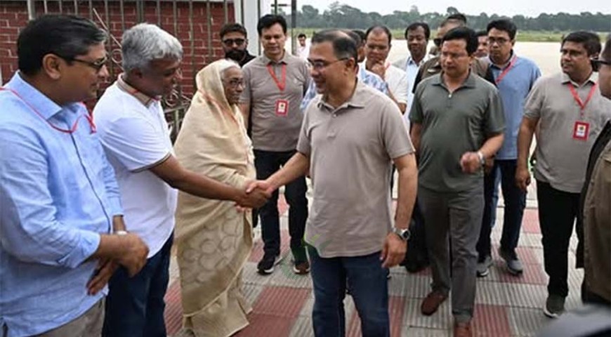 যশোরে পৌঁছেই উলাশীর উদ্দেশে যাত্রা প্রধানমন্ত্রীর