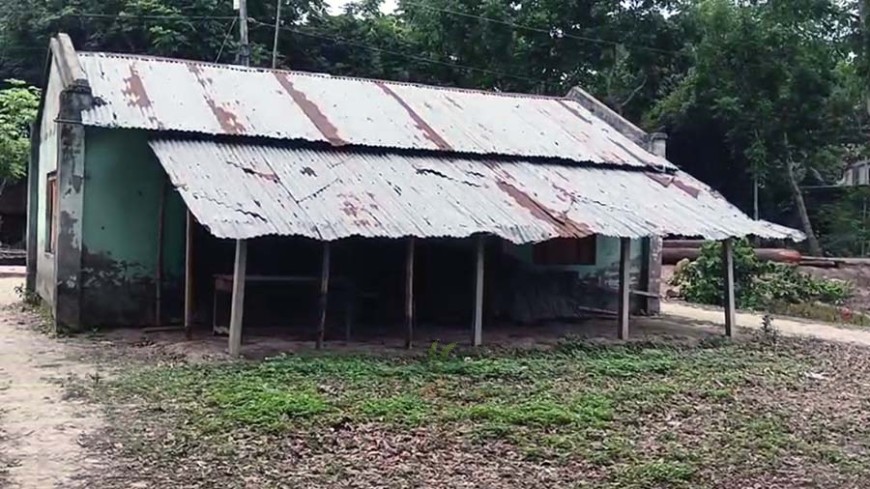 হতদরিদ্র এক ইউপি ভবন