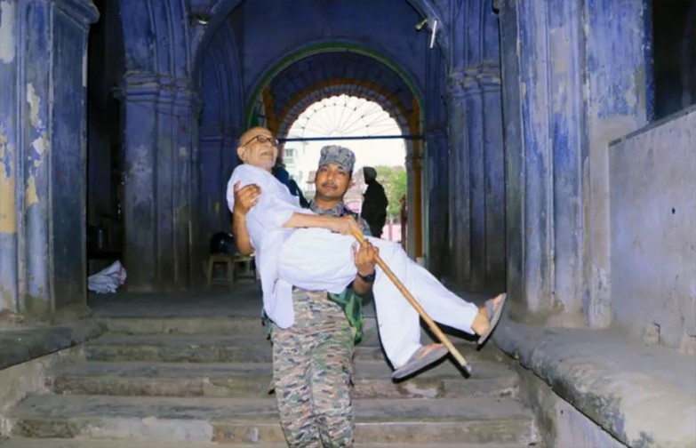 পশ্চিমবঙ্গে কি তৃণমূল হটিয়ে বিজেপি!