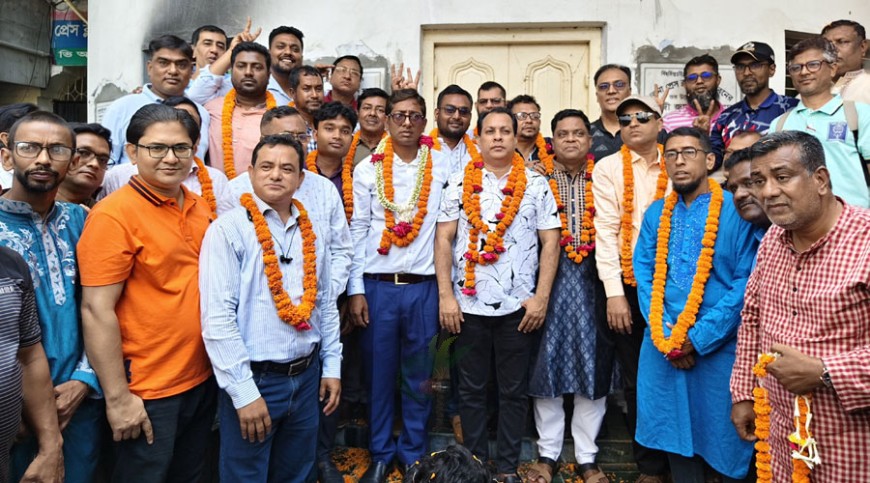 খুলনা প্রেসক্লাব নির্বাচনে সরোয়ার সভাপতি তরিকুল সম্পাদক