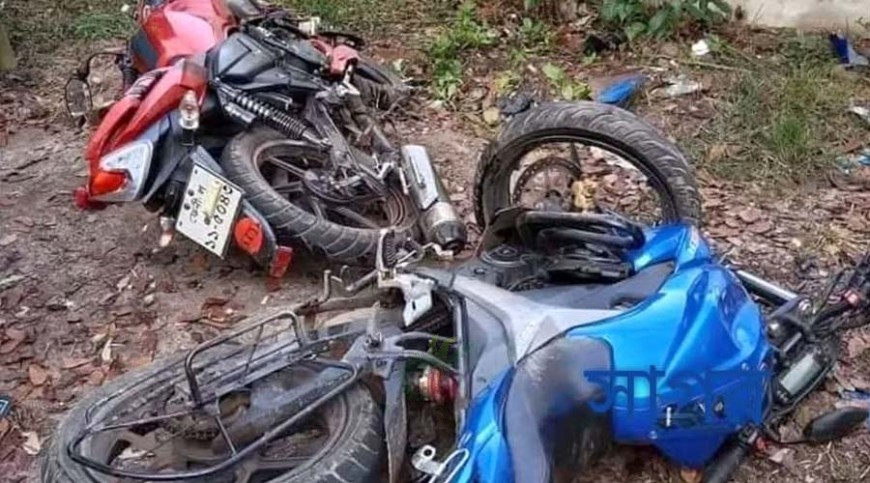 মেহেরপুরে দুমোটরসাইকেল মুখোমুখি সংঘর্ষে চারজন আহত