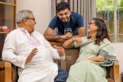 মা-বাবাকে নিয়ে বেড়াতে গেলেই মিলবে দশ হাজার রুপি, তিনদিন ছুটি