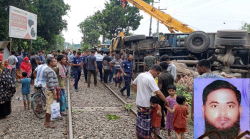 অভয়নগরে ট্রেনের ধাক্কায় ট্রাক দুমড়ে ড্রাইভার-হেলপার হতাহত