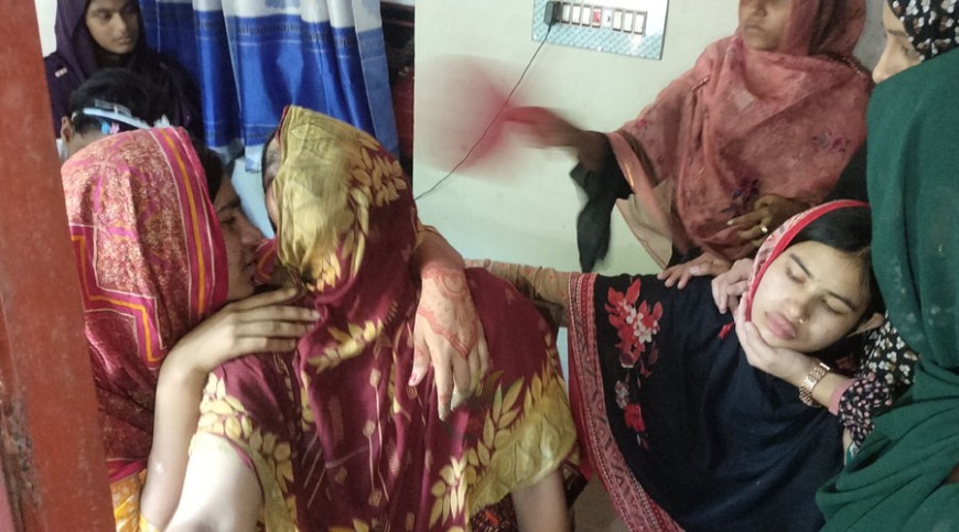 ধ্বংসস্তূপে চাপা দুই পরিবারের স্বপ্ন