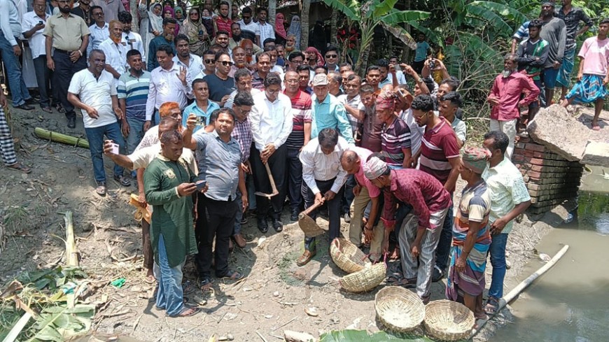 কালিয়ায় খাল পুনঃখনন কাজের উদ্বোধন