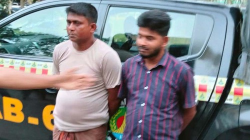 ছিনিয়ে নেওয়া দুই আসামিকে র‌্যাবের কাছে হস্তান্তর করলেন বিএনপি নেতারা