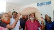 নড়াগাতীতে দশ কেজি করে চাল পেল ৮২৮টি দুস্থ পরিবার