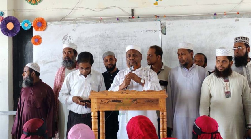 খুলনা-৬ আসনের এমপির শিক্ষাপ্রতিষ্ঠান পরিদর্শন
