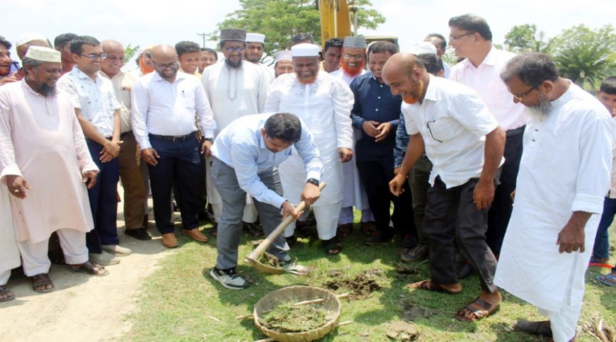 পাইকগাছায় বিল খাল খনন কাজের উদ্বোধন