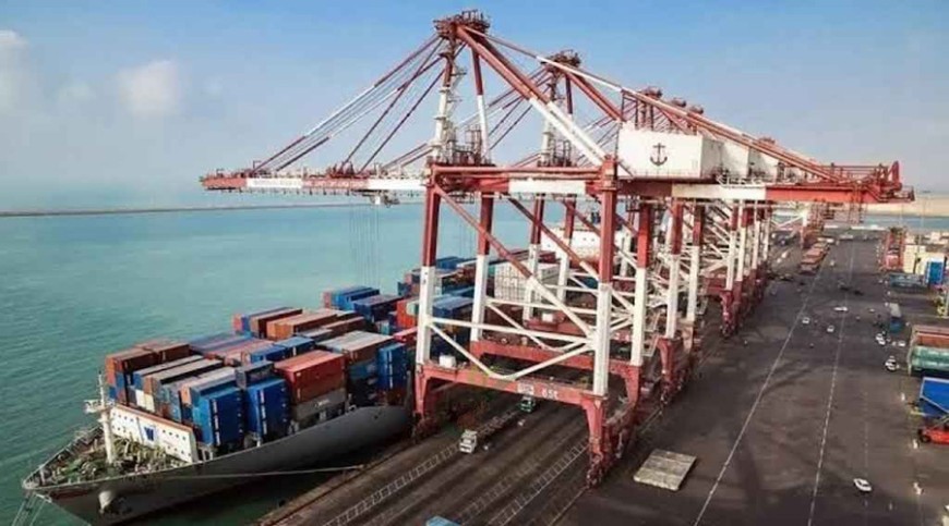 ইরানের দায়ের বন্দরে নোঙর করা একাধিক জাহাজে আগুন