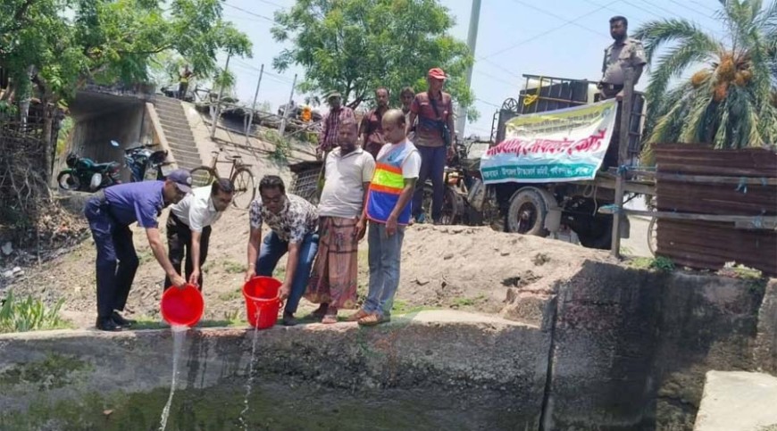 পাইকগাছায় বিপুল পরিমাণ পারশে পোনা জব্দ; নদীতে অবমুক্ত