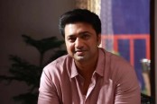 রাজনীতিতে আর জড়াতে চান না দেব