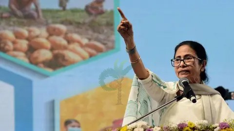 ভেঙে দেওয়া হলো পশ্চিমবঙ্গের মন্ত্রিসভা