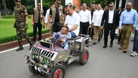 চৌগাছার খুদে উদ্ভাবক রিফাতের তৈরি গাড়িতে ঘুরলেন প্রধানমন্ত্রী