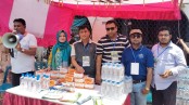 সাতক্ষীরা কল্যাণ সমিতির পানি স্যালাইন বিতরণ