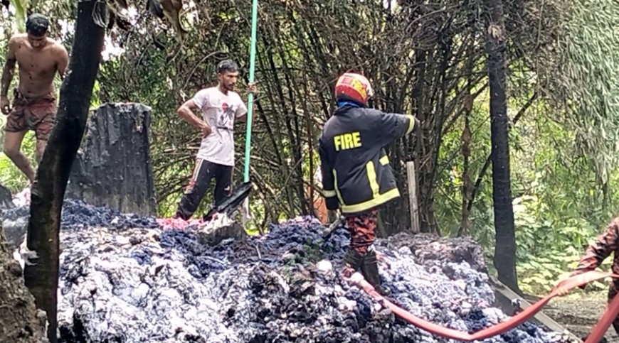 কোটচাঁদপুরে জাজিম কারখানায় আগুন, ব্যাপক ক্ষয়ক্ষতি