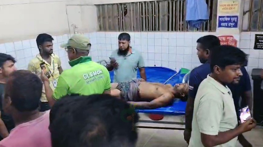 ‘নাতনিকে টিজ করার প্রতিবাদ করায়’ নানাকে কুপিয়ে হত্যা